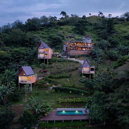 Majentra Ella Hotel Luaran gambar