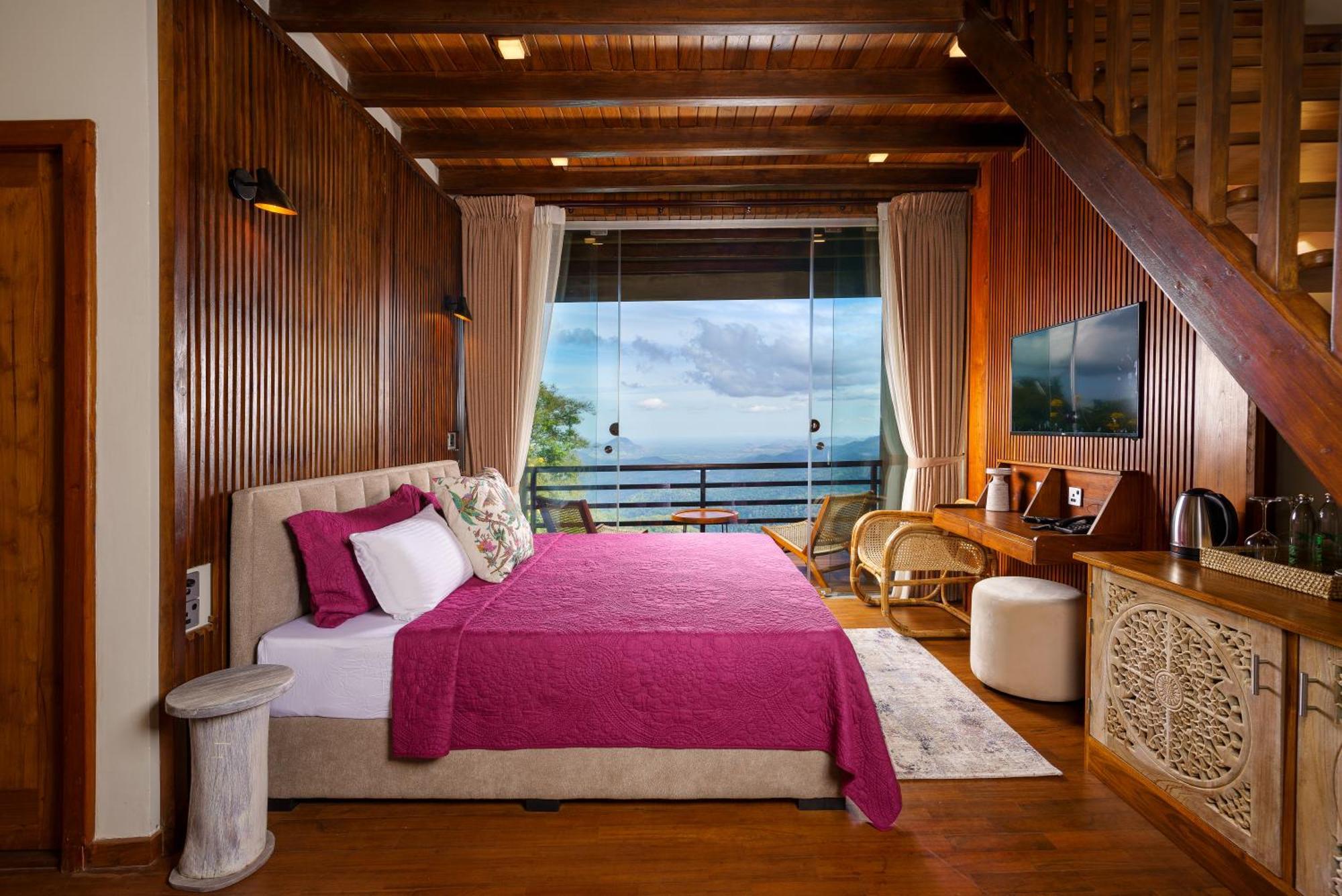 Majentra Ella Hotel Luaran gambar