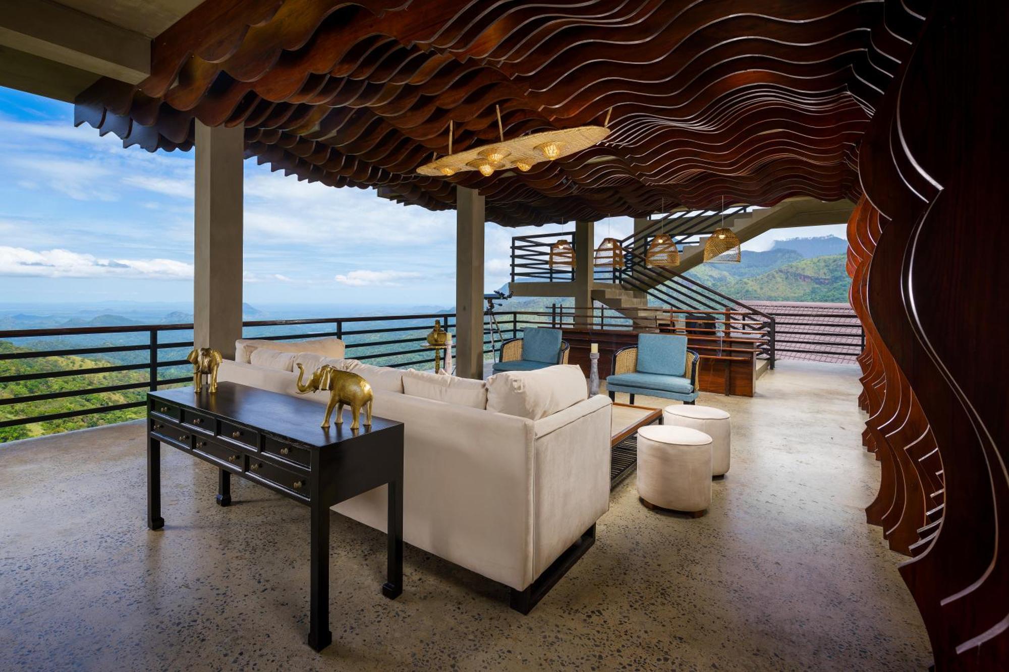 Majentra Ella Hotel Luaran gambar