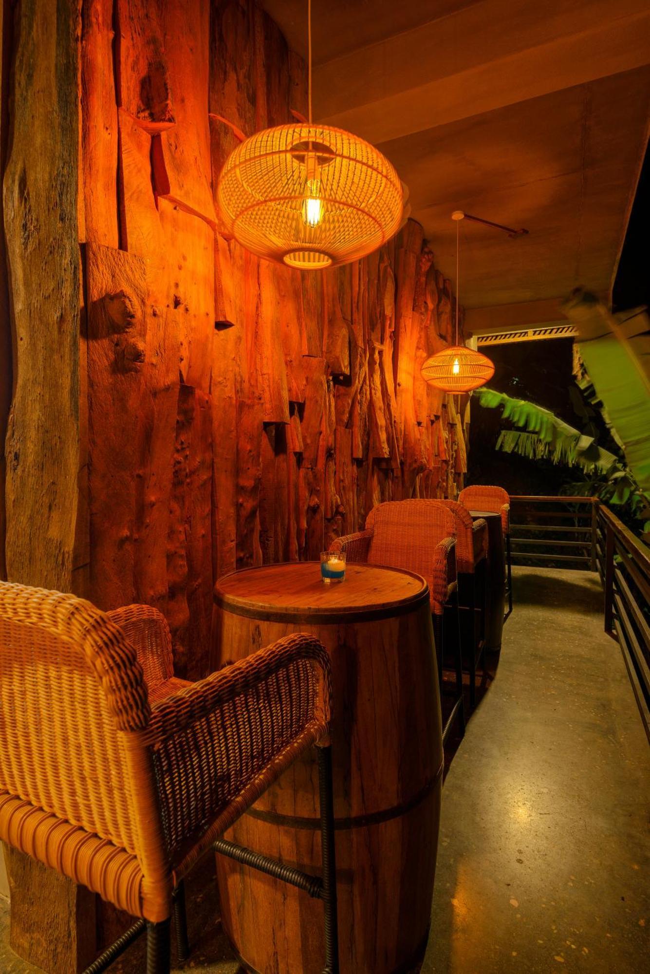 Majentra Ella Hotel Luaran gambar