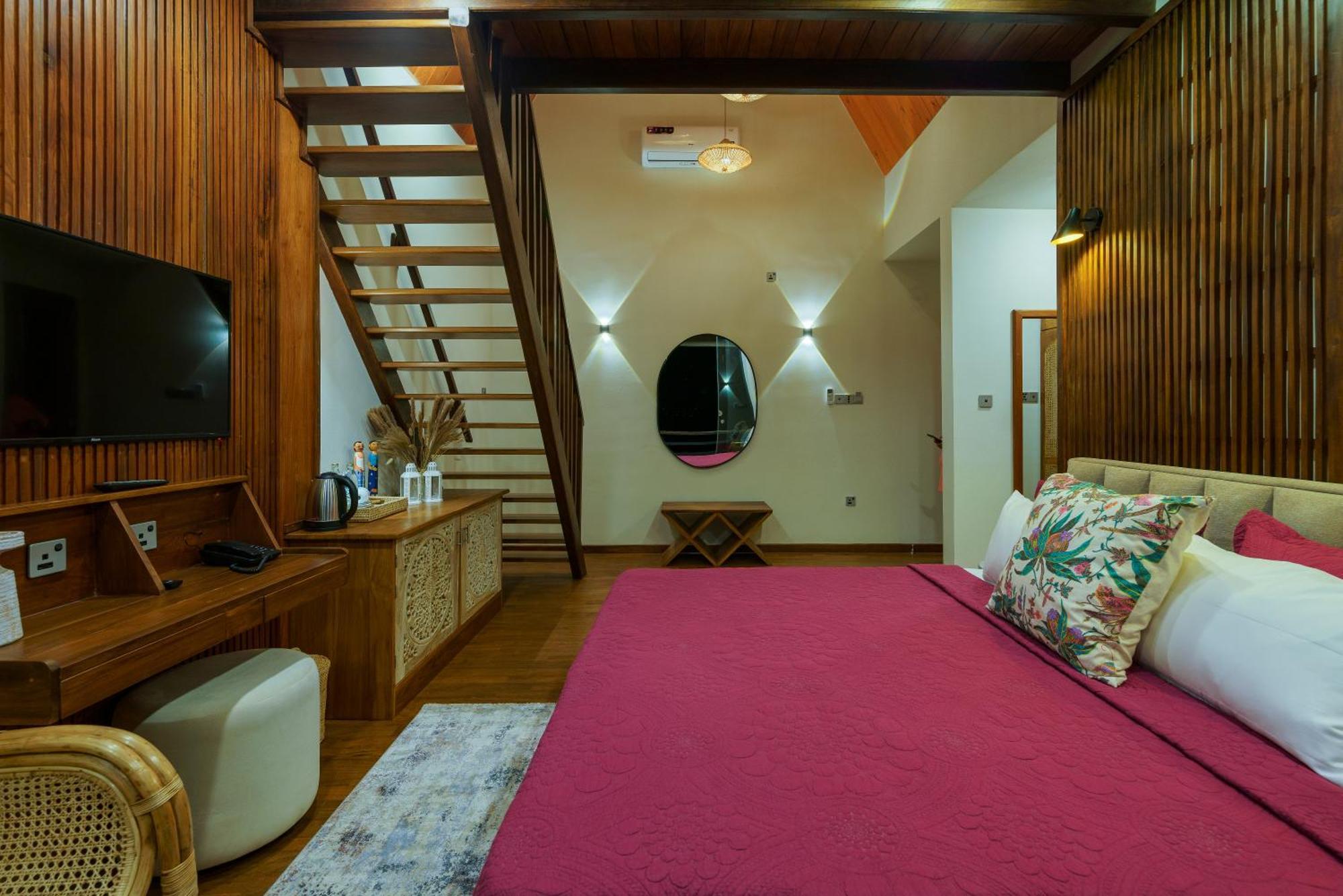 Majentra Ella Hotel Luaran gambar