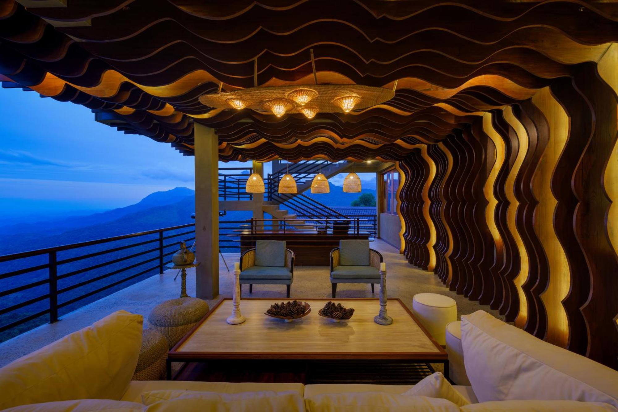 Majentra Ella Hotel Luaran gambar