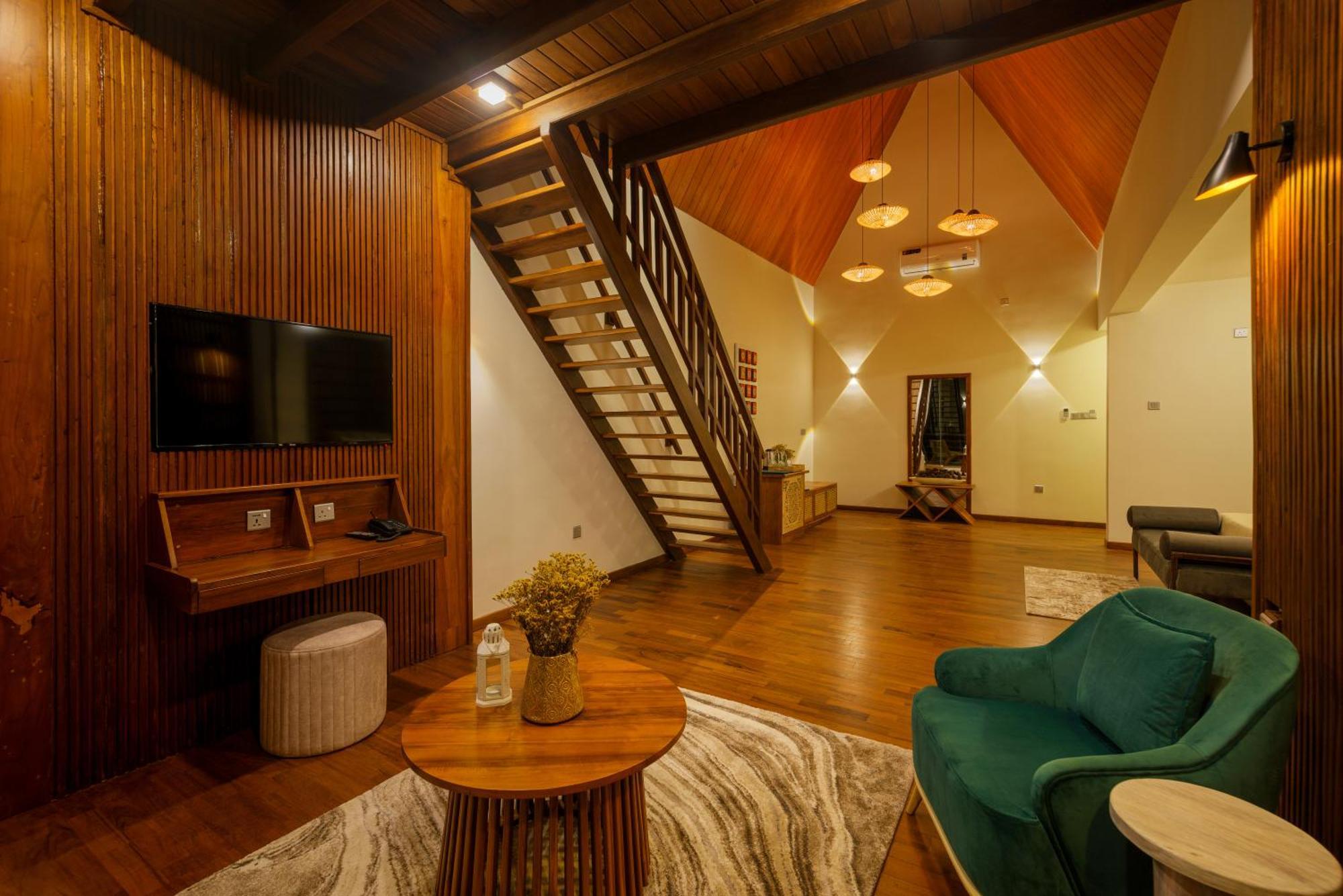 Majentra Ella Hotel Luaran gambar