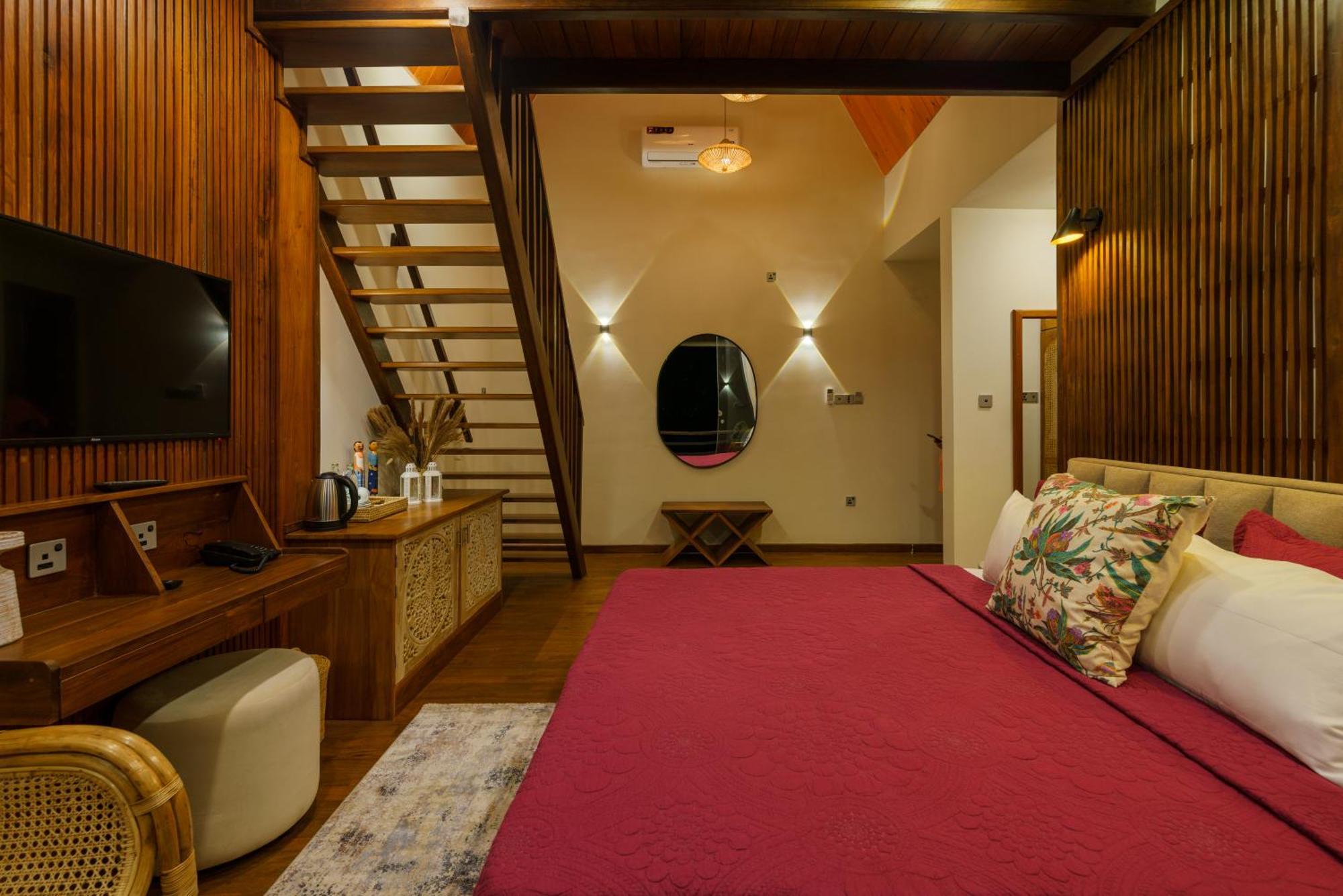 Majentra Ella Hotel Luaran gambar