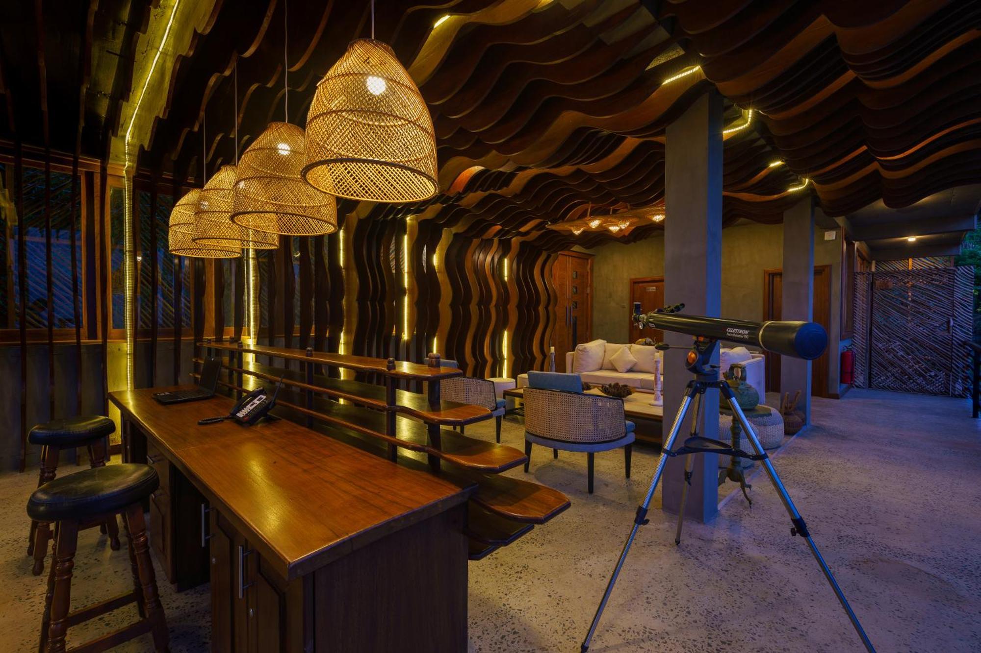Majentra Ella Hotel Luaran gambar